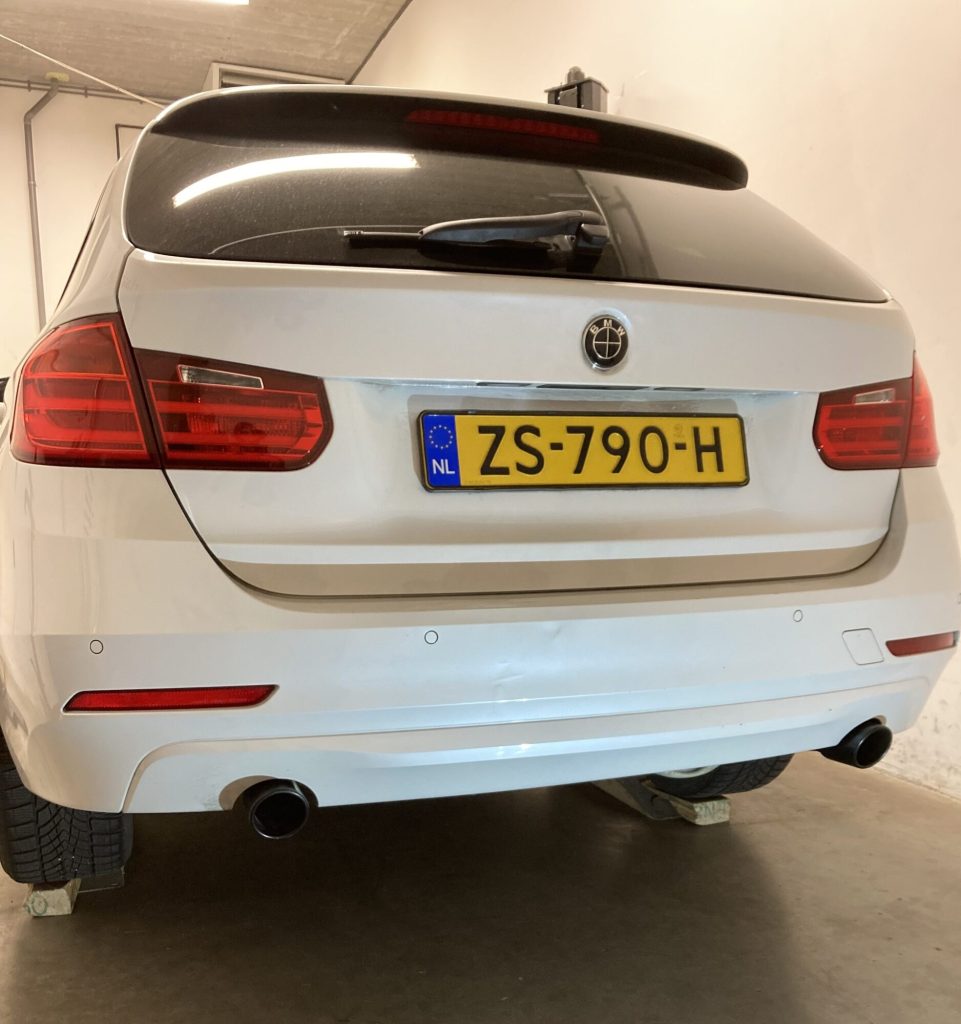 bmw 3-serie f31 dubbele uitlaten
