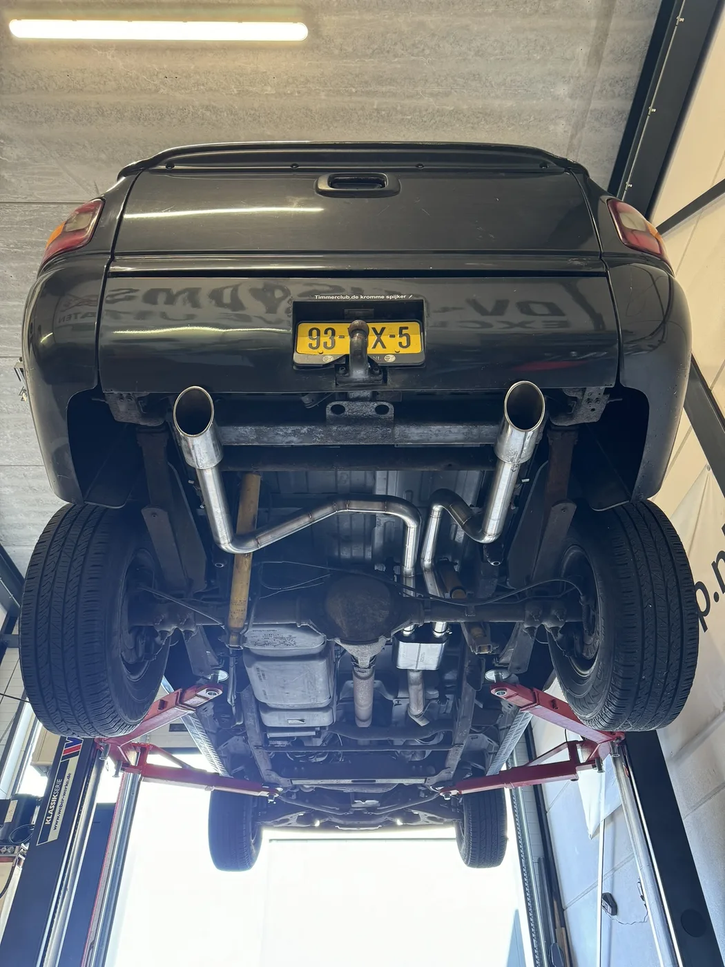 Gmc sierra rvs uitlaat opmaat met een flowmaster demper — DV Customs
