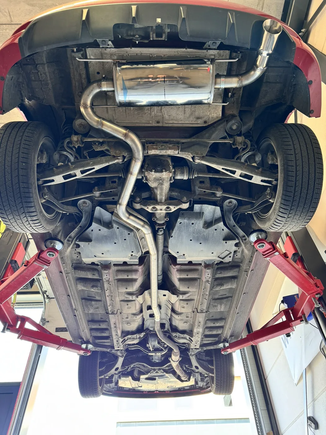 Subaru rvs uitlaat met een sportdemper — DV Customs